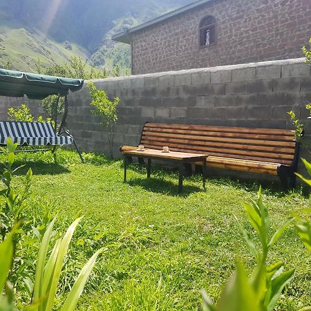 Отель Cozy House Kazbegi Экстерьер фото