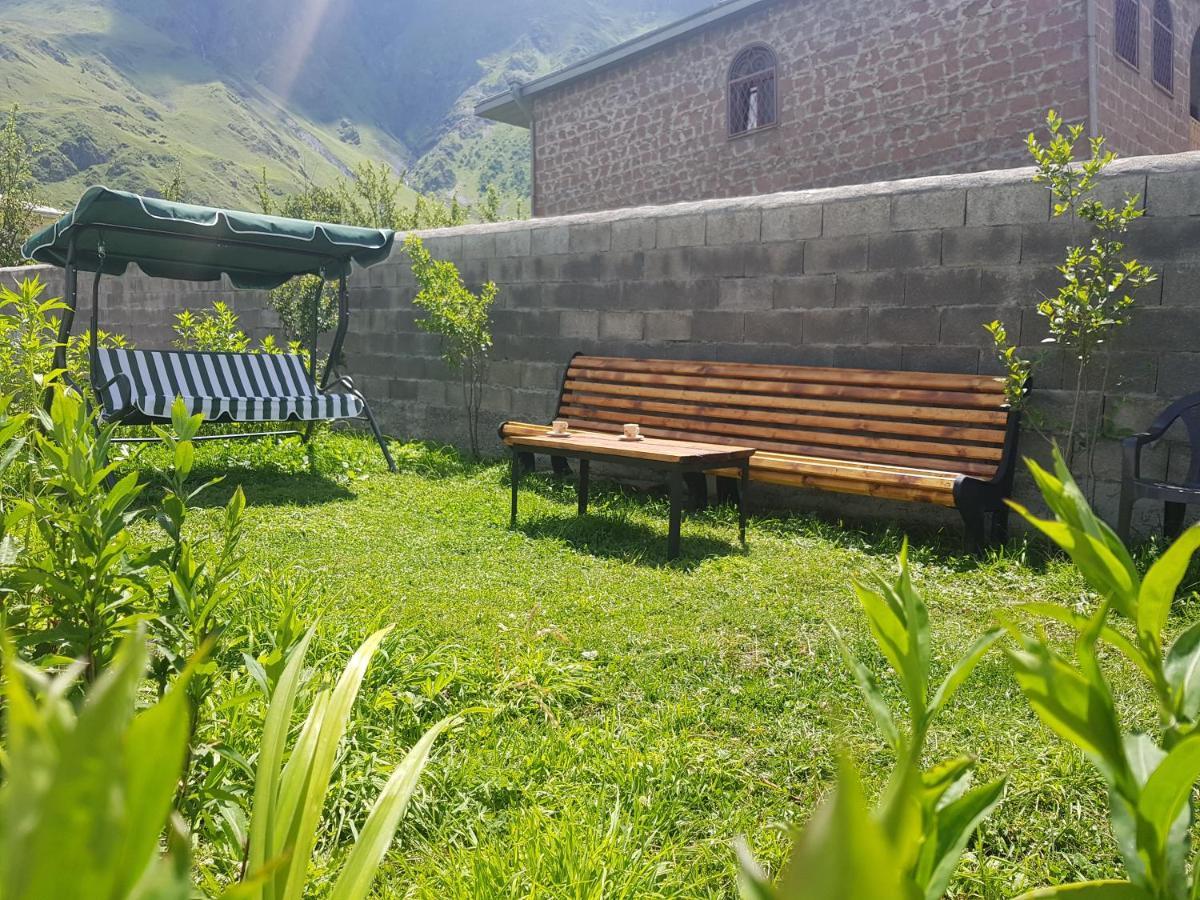 Отель Cozy House Kazbegi Экстерьер фото