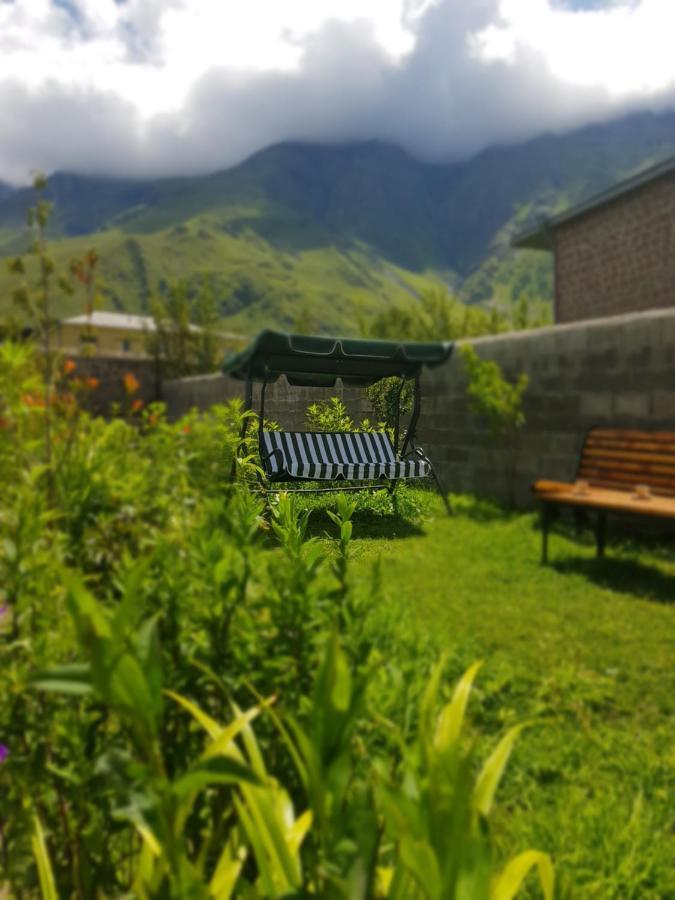 Отель Cozy House Kazbegi Экстерьер фото
